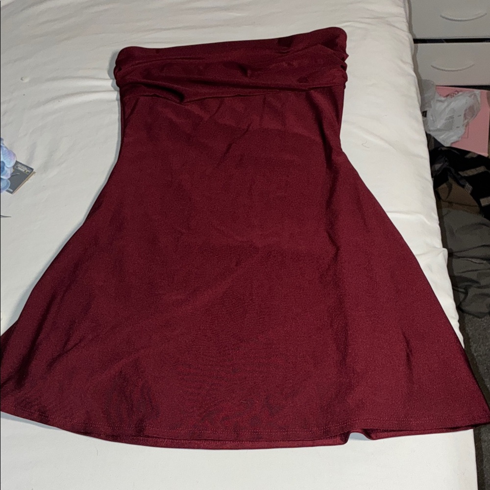 Elegant Burgundy Strapless Dress